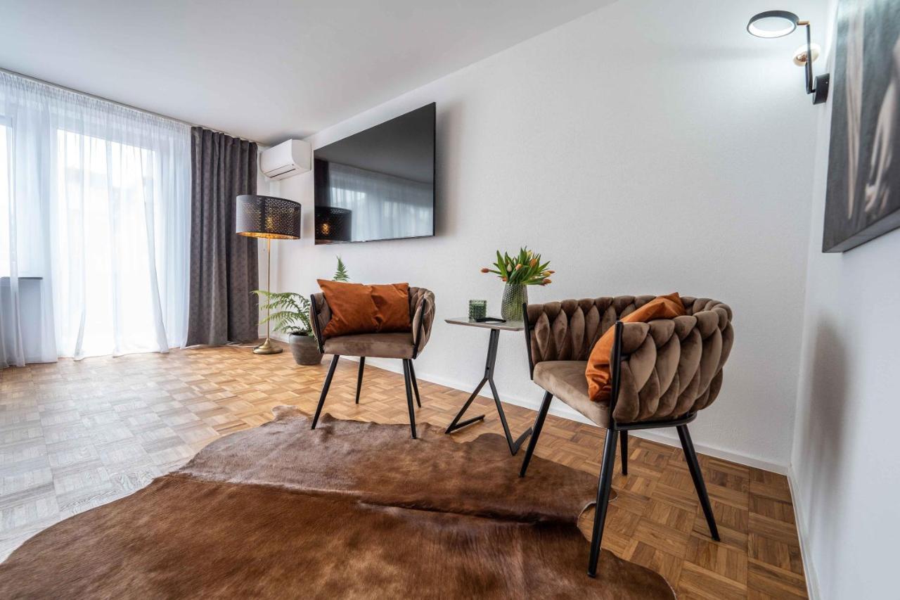 City Wohnung Fn L 5 Klimatisiert Mit Balkon Und Kueche フリードリヒスハーフェン エクステリア 写真
