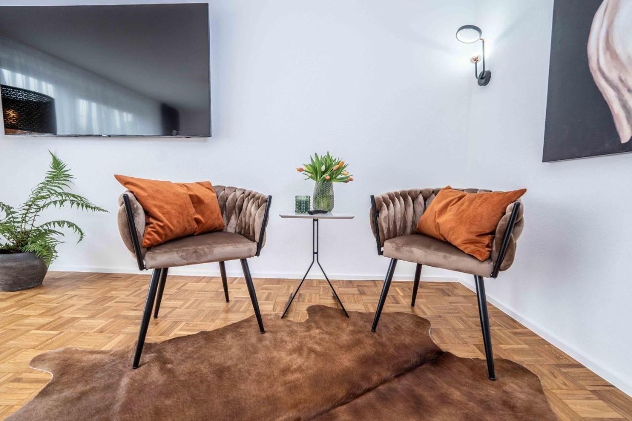 City Wohnung Fn L 5 Klimatisiert Mit Balkon Und Kueche フリードリヒスハーフェン エクステリア 写真