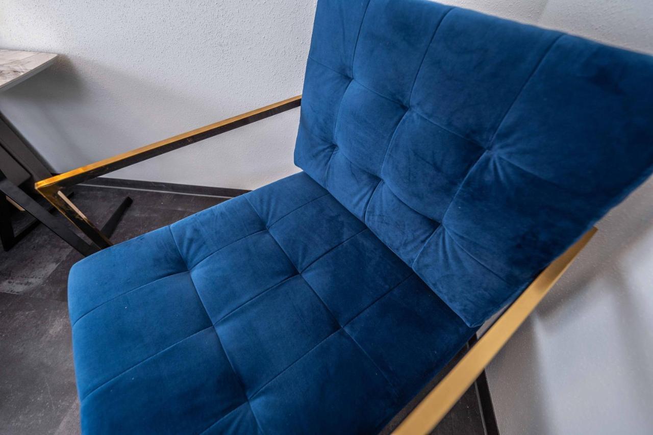 City Wohnung Fn L 5 Klimatisiert Mit Balkon Und Kueche フリードリヒスハーフェン エクステリア 写真