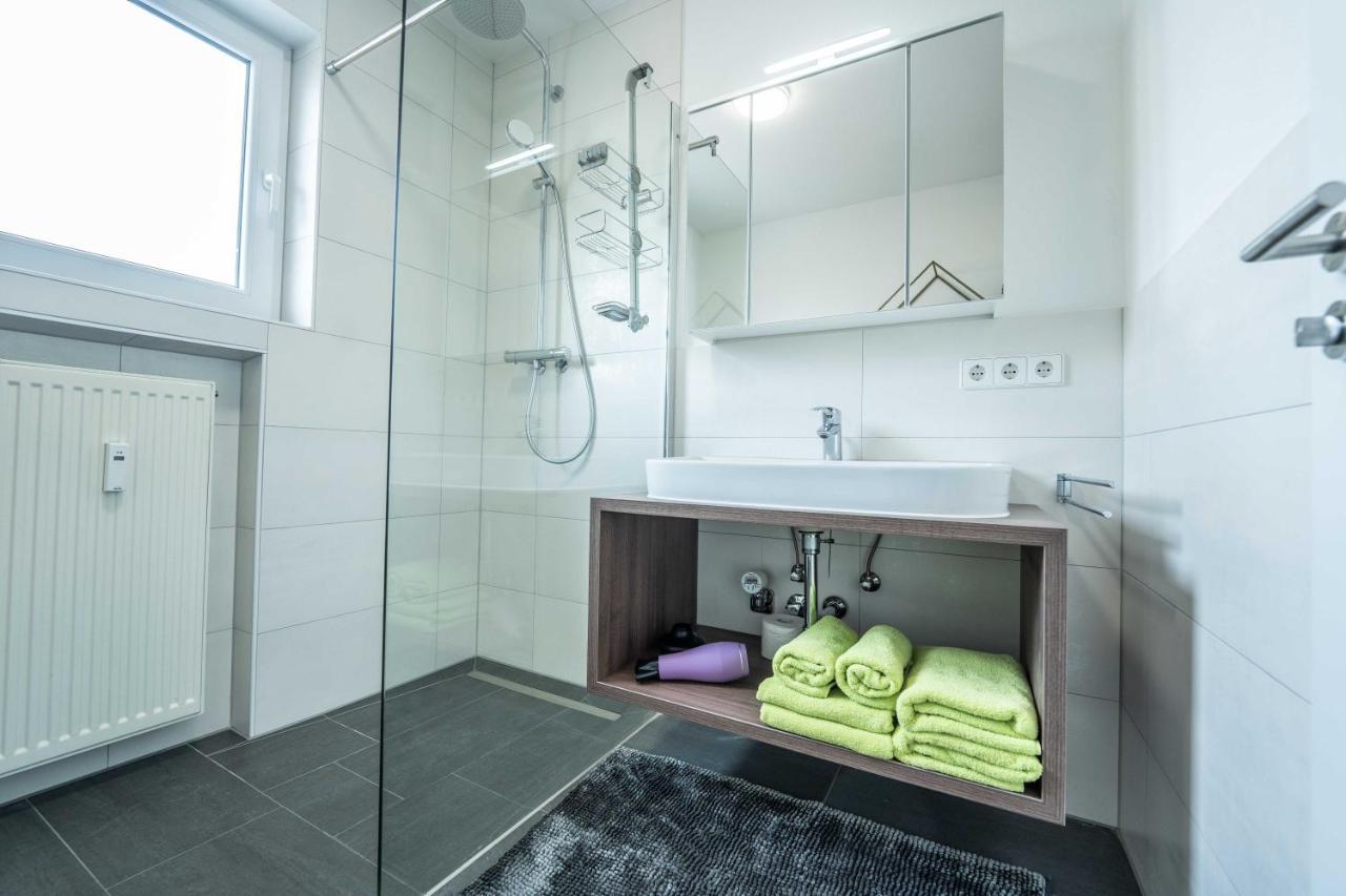 City Wohnung Fn L 5 Klimatisiert Mit Balkon Und Kueche フリードリヒスハーフェン エクステリア 写真