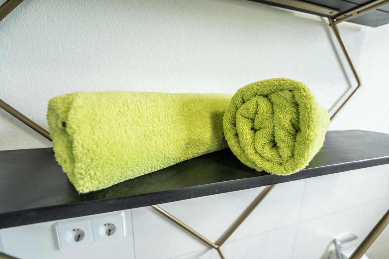 City Wohnung Fn L 5 Klimatisiert Mit Balkon Und Kueche フリードリヒスハーフェン エクステリア 写真