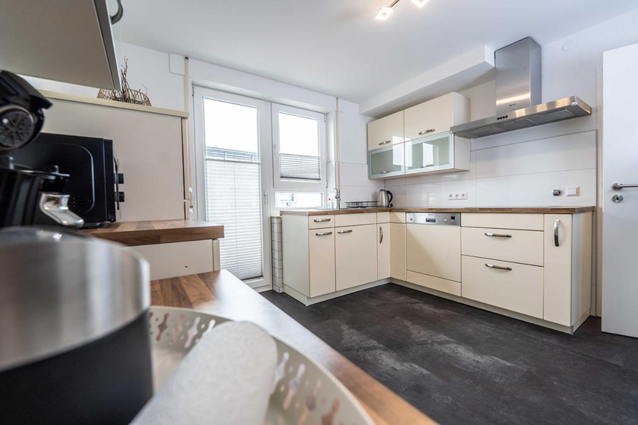 City Wohnung Fn L 5 Klimatisiert Mit Balkon Und Kueche フリードリヒスハーフェン エクステリア 写真
