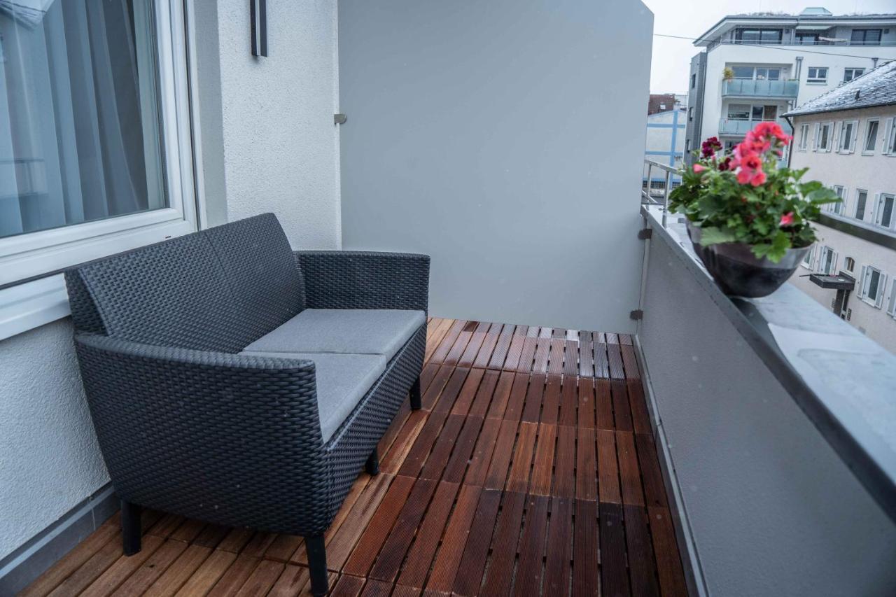 City Wohnung Fn L 5 Klimatisiert Mit Balkon Und Kueche フリードリヒスハーフェン エクステリア 写真