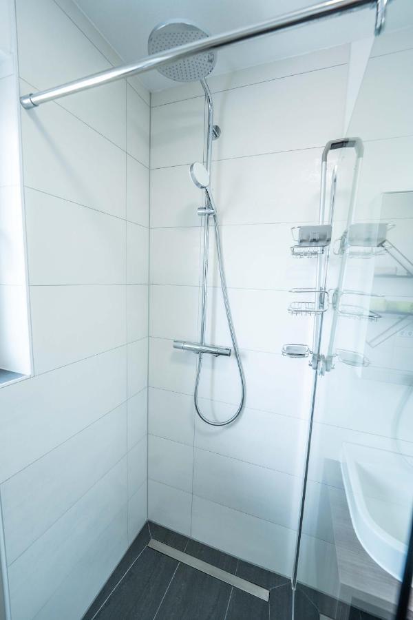 City Wohnung Fn L 5 Klimatisiert Mit Balkon Und Kueche フリードリヒスハーフェン エクステリア 写真