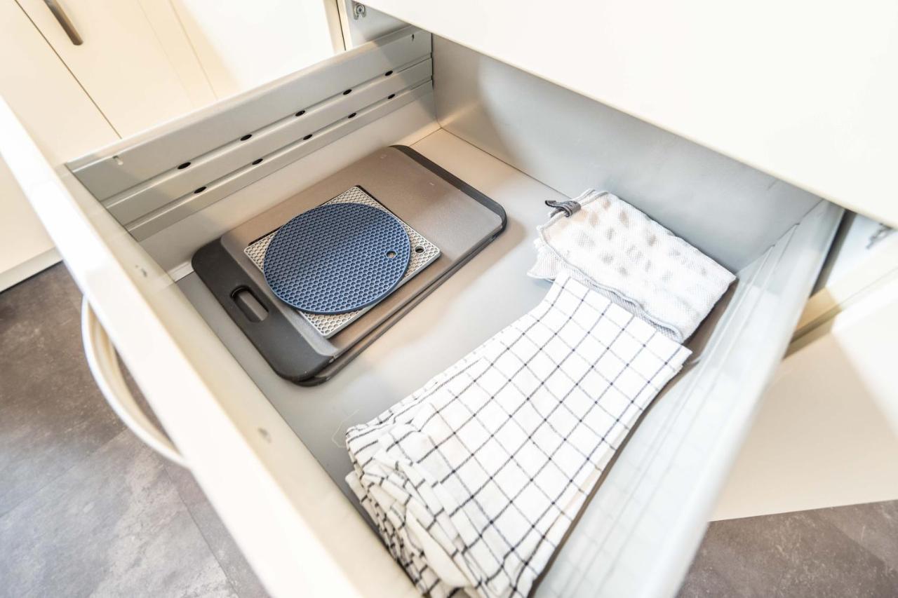 City Wohnung Fn L 5 Klimatisiert Mit Balkon Und Kueche フリードリヒスハーフェン エクステリア 写真