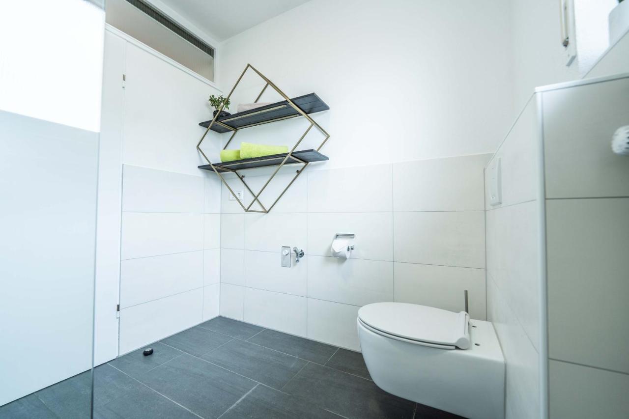 City Wohnung Fn L 5 Klimatisiert Mit Balkon Und Kueche フリードリヒスハーフェン エクステリア 写真